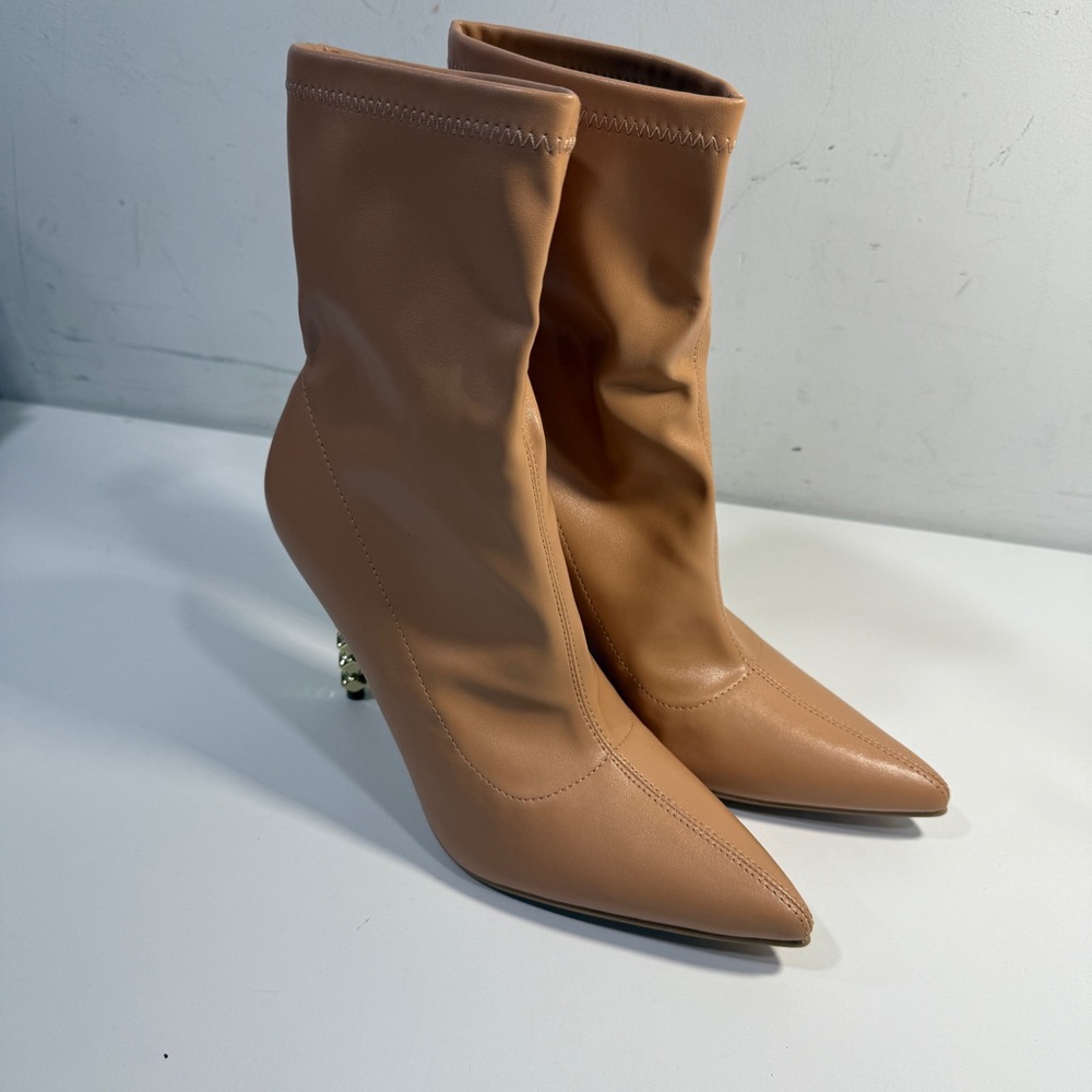 Cape Robbin Heels Beige Tan Pointed Toe Gold Ankle Booties Boots Vice Size 8.5 - Picture 10 of 14